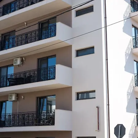 Mamaia Nord アパート ナボダリ